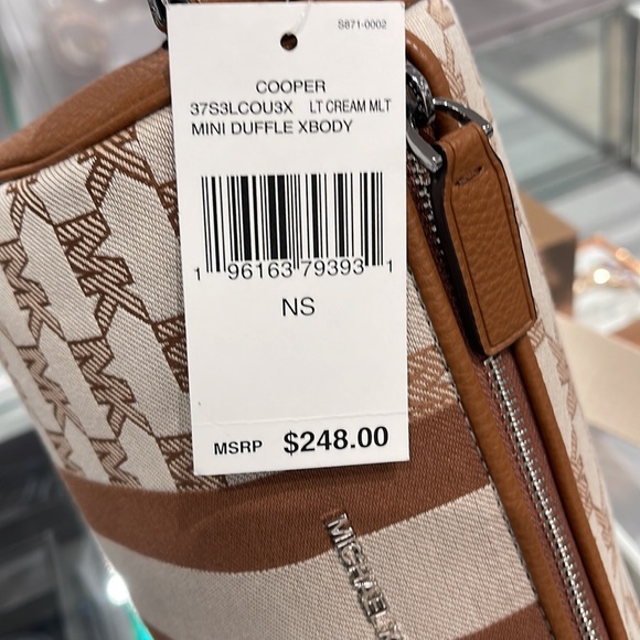 Michael Kors Men’s Women’s Cooper mini duffle xbody NWT 
Light Cream Multi 

NWT - Picture 9 of 16